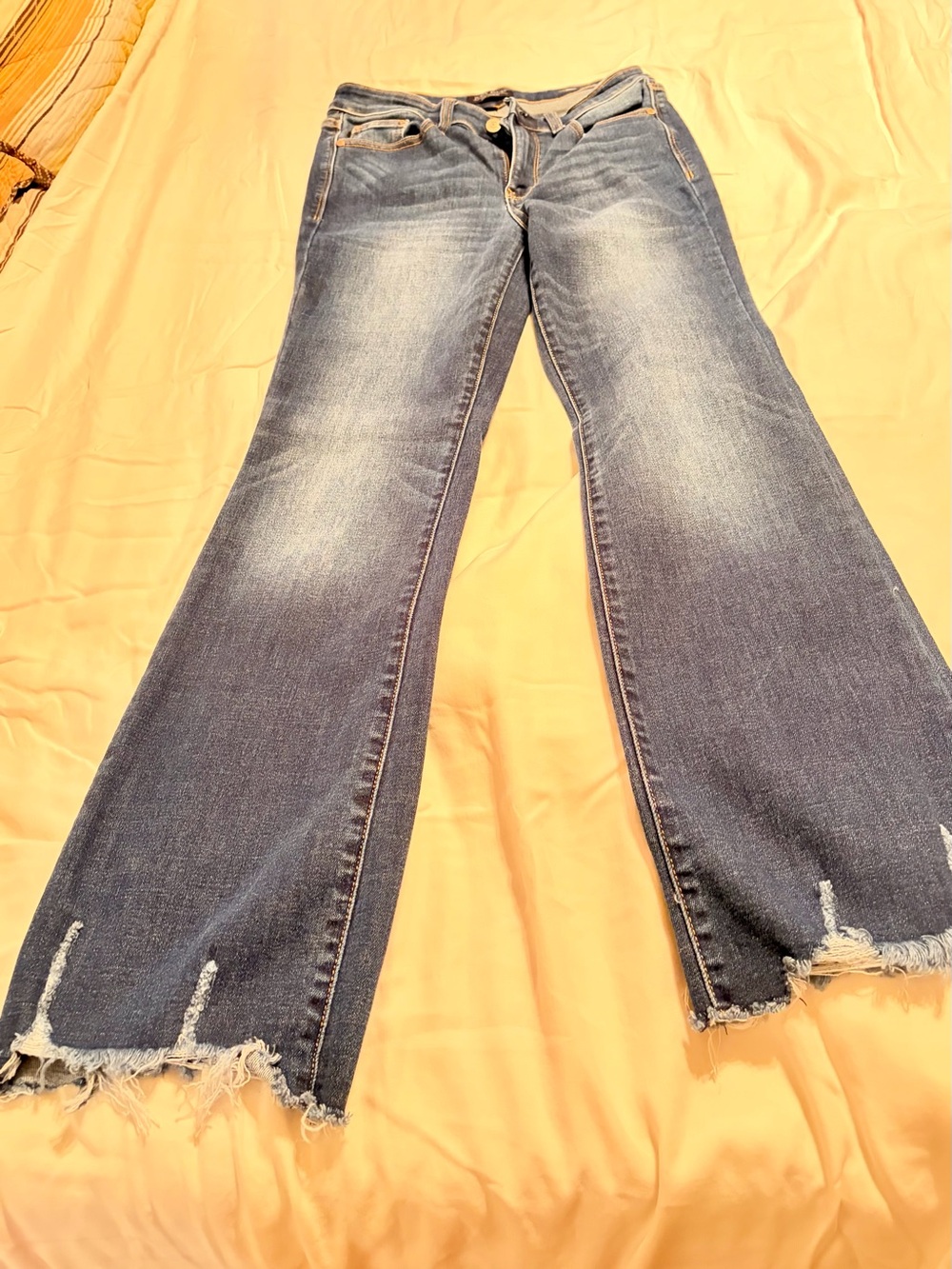 Judy Blue Washed Blue Bootcut Jeans with Frayed Hem